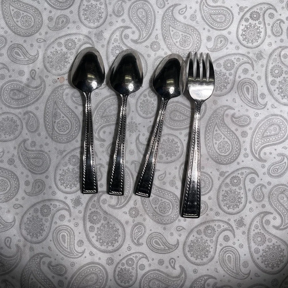 Oneida 18/8 Stainless 3 Teaspoons & 1 Fork Flatware Replacement Set
